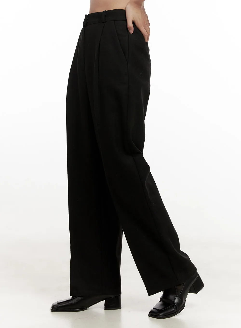 Classic Wide-Fit Slacks ON422