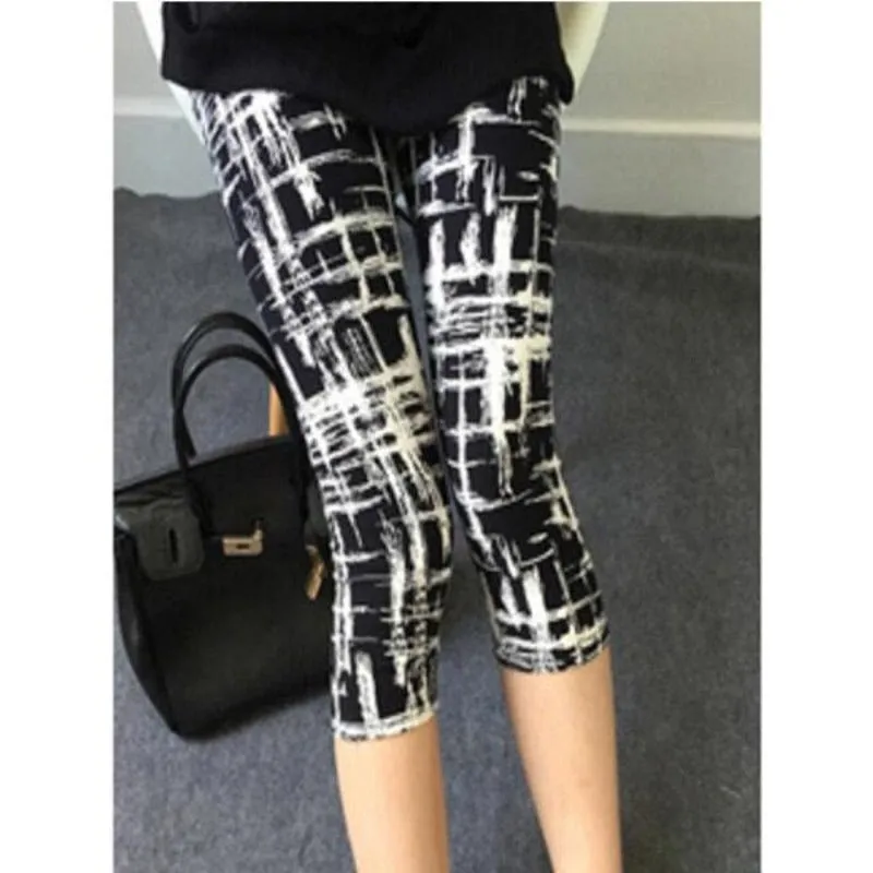 Elastic Waist Letter Stripe Short Leggings