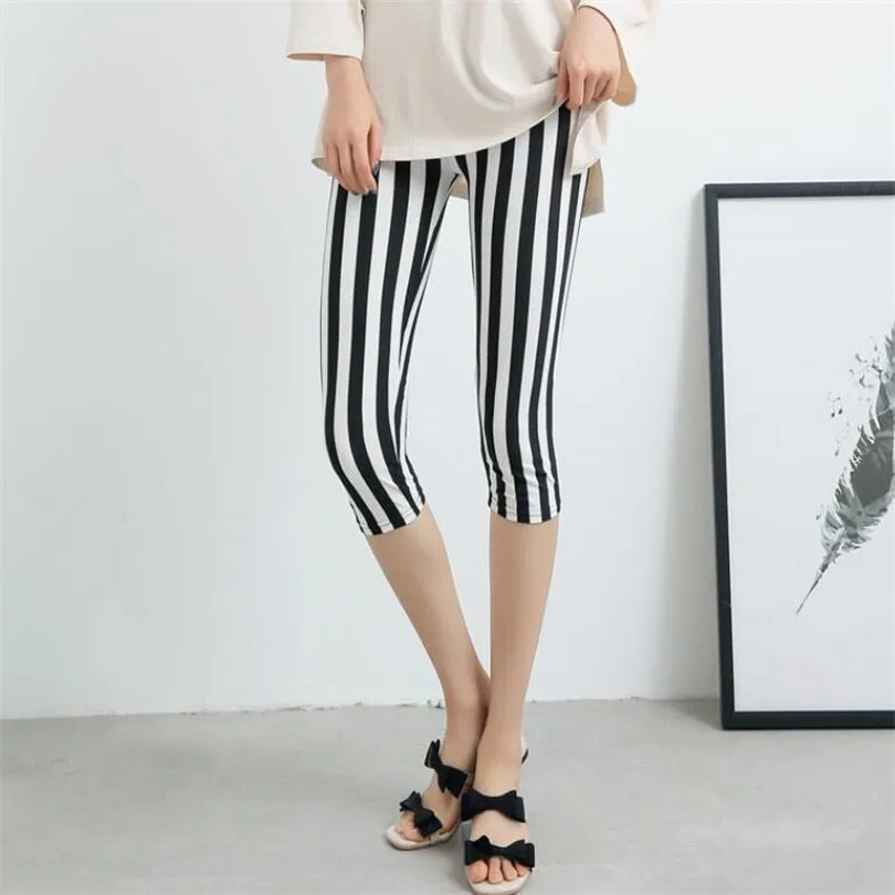 Elastic Waist Letter Stripe Short Leggings